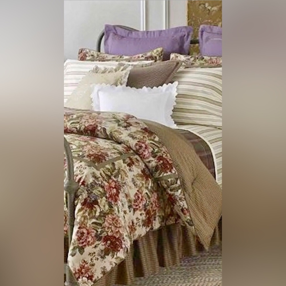 Chaps by Ralph Lauren "Rosemont" reversible Floral Collection comforter set - Picture 11 of 11
